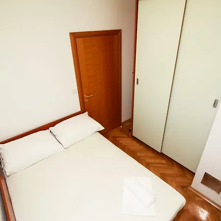 Mara * Makarska